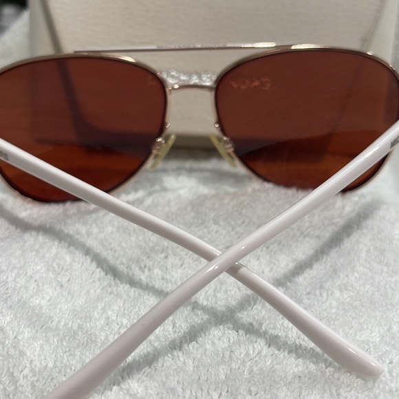 Michael Kors White Frame - Hvar- aviator stye sunglasses - Picture 4 of 10